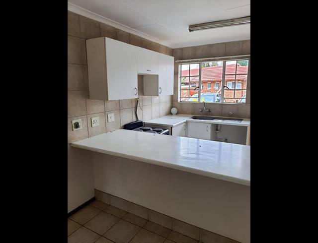 2 BEDROOM PROPERTY TO RENT IN GARSFONTEIN